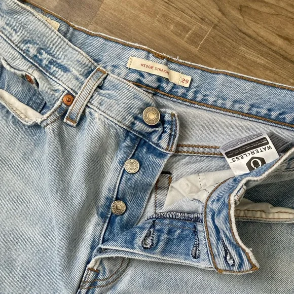 [Levi's] Wedgie Straight Distressed Button Fly Denim Jeans 29 - Picture 4 of 10